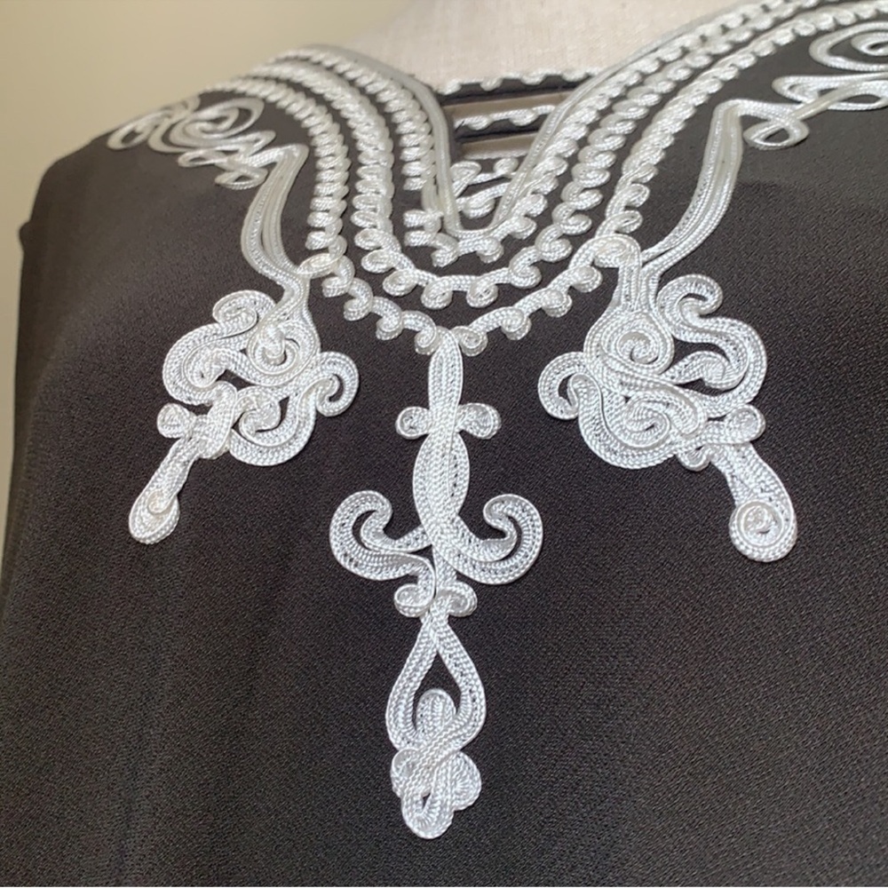 Alfani Size 0X Sleeveless Gray & Ivory Embroidered Detail Shift Dress Coastal - Picture 10 of 15